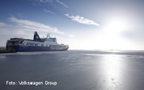 Dual-fuel engines from MAN Diesel and Turbo reduce nitrogen oxide and CO2 emissions at sea.